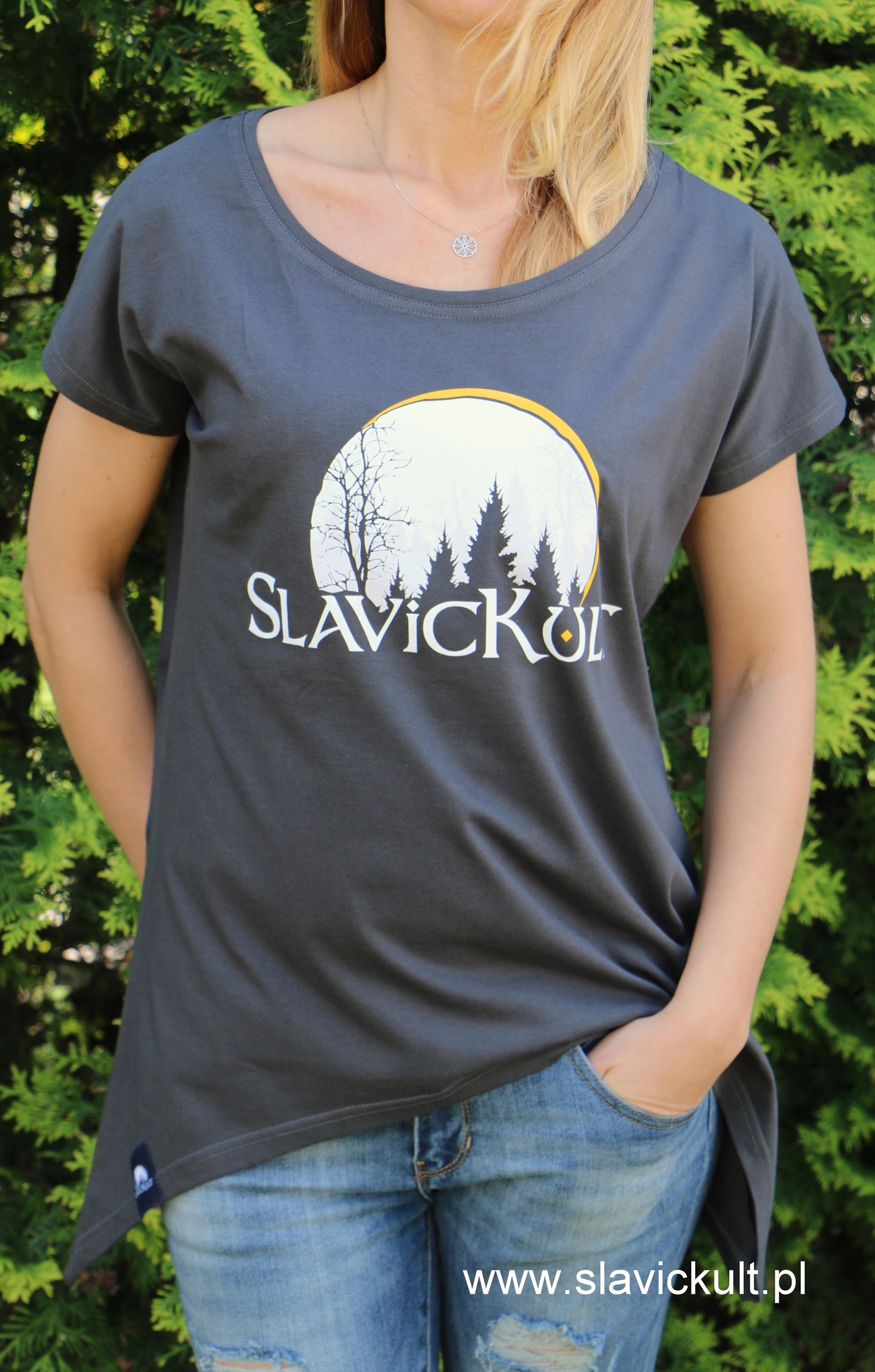 Koszulka Slavickult (Grafit) Damska z przedłużonym bokami